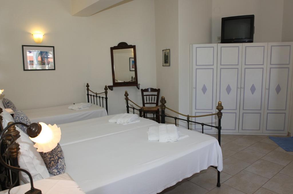 Pleoussa Studio&Apartments Skopelos Extérieur photo